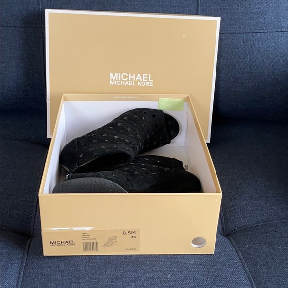 Michael Kors Wedge bootie - size 8.5 - Picture 5 of 6